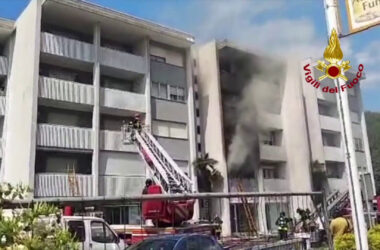 Incendio in un appartamento a Udine, evacuate quattro persone