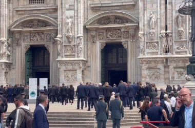 Funerali Berlusconi, i primi ingressi nel Duomo di Milano