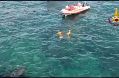 Catania, ritrovato un cadavere in mare, Le immagini drammatiche