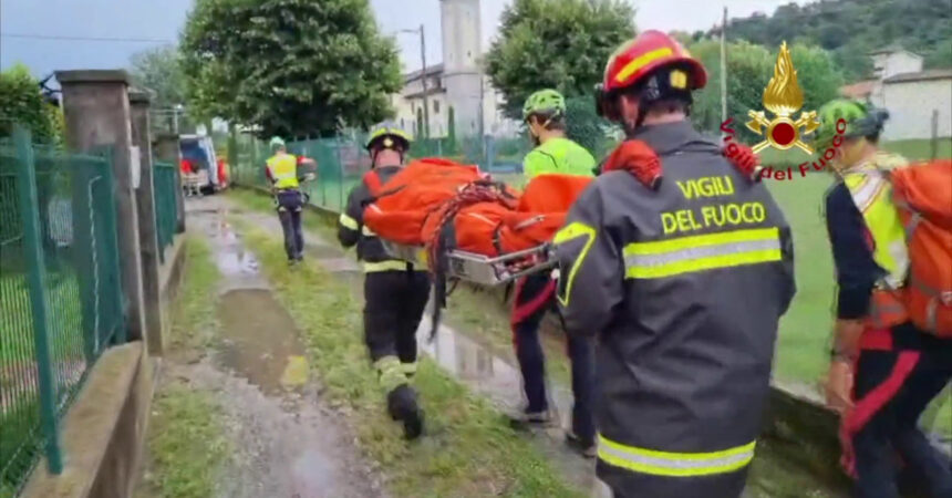 Maltempo in tutta la Lombardia, 300 interventi dei Vigili del Fuoco