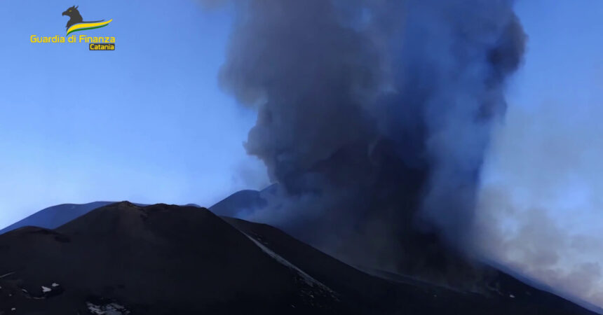 Soccorso alpino della Guardia di Finanza attiva vigilanza sull’Etna