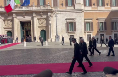 I funerali di Napolitano, l’arrivo di Mattarella alla Camera