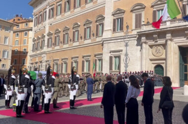 I funerali di Napolitano, l’arrivo del feretro a Montecitorio