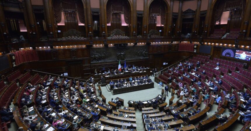 Via libera dal Parlamento allo scostamento di bilancio