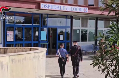 Muore per lesioni in ospedale a Locri, ai domiciliari i due fratelli