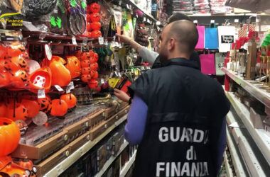 Monza, Gdf sequestra 200mila articoli di Halloween non conformi