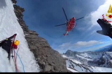 Due alpinisti francesi soccorsi in provincia di Cuneo, le immagini