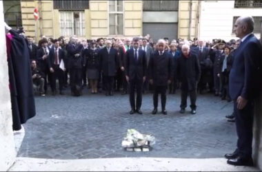 Tre pietre d’inciampo davanti all’ingresso della Questura di Roma