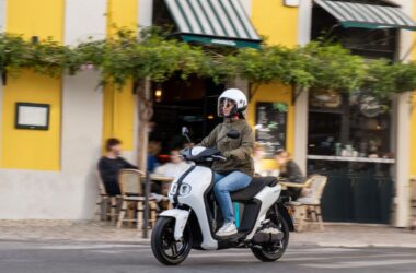 Yamaha NEO’s rivoluziona la mobilità urbana a impatto zero