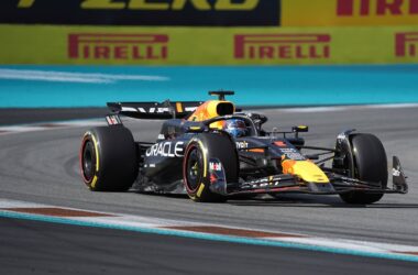 Verstappen vince la sprint di Miami davanti a Leclerc e Perez