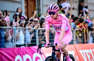 Pogacar vince anche la 16^ tappa e fa cinquina al Giro