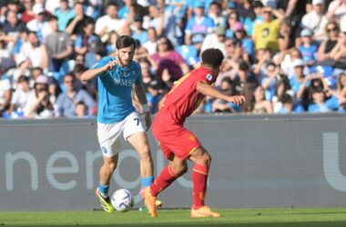 Il Napoli chiude fra i fischi, 0-0 col Lecce e addio Europa