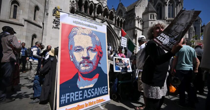 Julian Assange patteggia con gli Stati Uniti, è libero