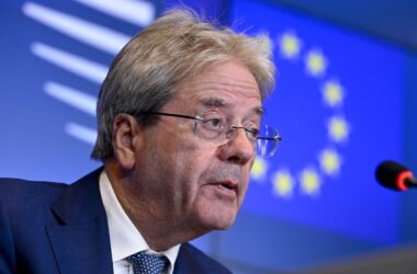 Ue, Gentiloni “Italia contribuisca al riscatto europeo”