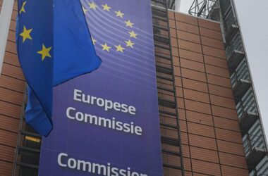 Ue, Commissione chiede procedura deficit eccessivo per Italia e 6 Paesi