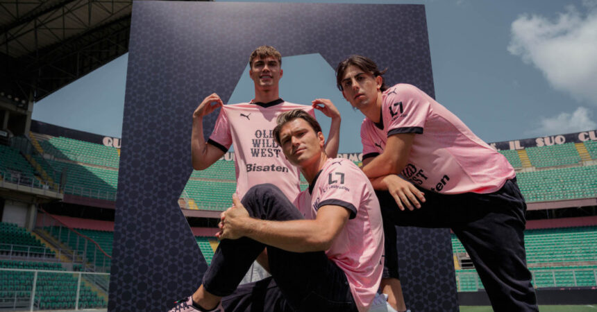 Il Palermo presenta la nuova maglia a New York