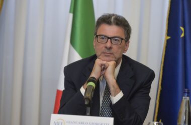 Giorgetti “In arrivo decreti per realizzare il federalismo”