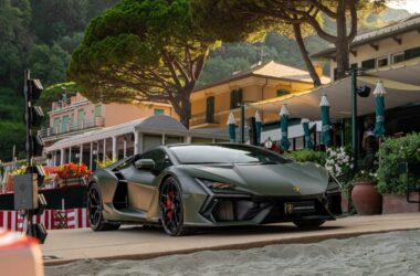 Lamborghini Milano porta la Revuelto V12 ibrida in riva al mare