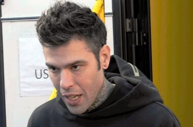 Fedez ricoverato dopo un’emorragia “Grazie di cuore ai dottori”