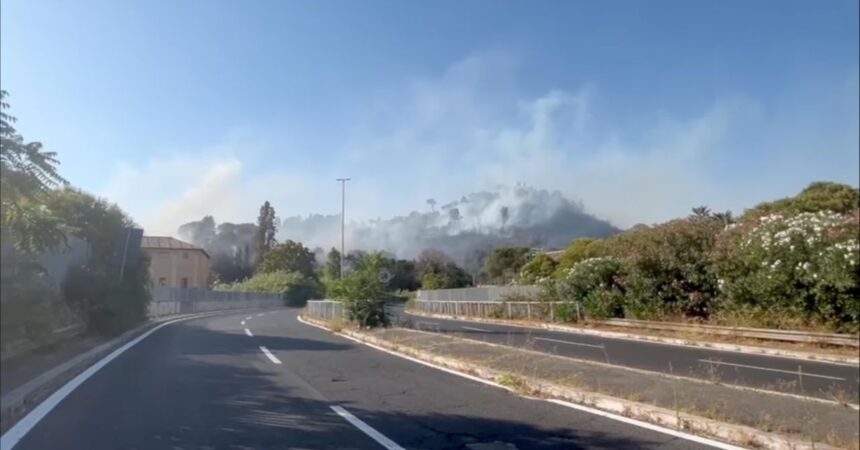 Incendio Roma, Gualtieri “Ipotesi rogo partito da accampamento abusivo”