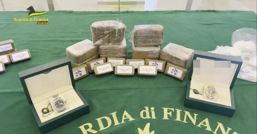 Vicenza, operazione antidroga. Sequestrati 8 kg sostanze stupefacenti