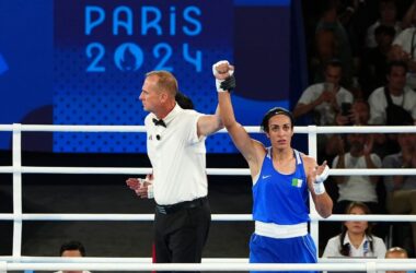 Boxe, l’algerina Khelif in finale per l’oro