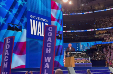 Usa, “Coach Walz” accetta la candidatura Dem a vice di Kamala Harris