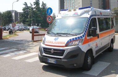 Bambino di tre anni muore annegato in piscina a Palermo