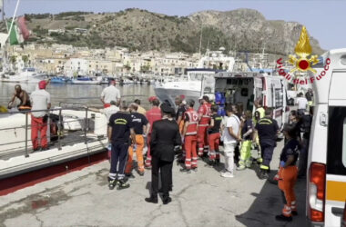 Naufragio nel palermitano,  sommozzatori recuperano corpo