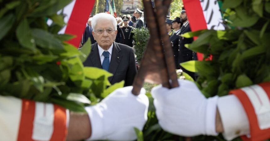 Anniversario della Difesa di Roma, Mattarella depone corone d’alloro