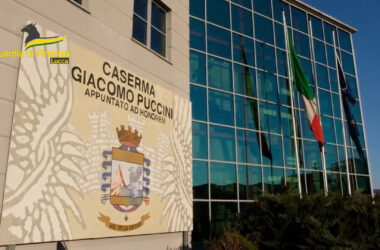 Lucca, maxi sequestro di sigarette elettroniche