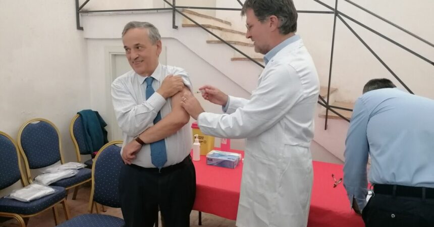 I medici di Palermo si vaccinano e aprono la campagna antinfluenza