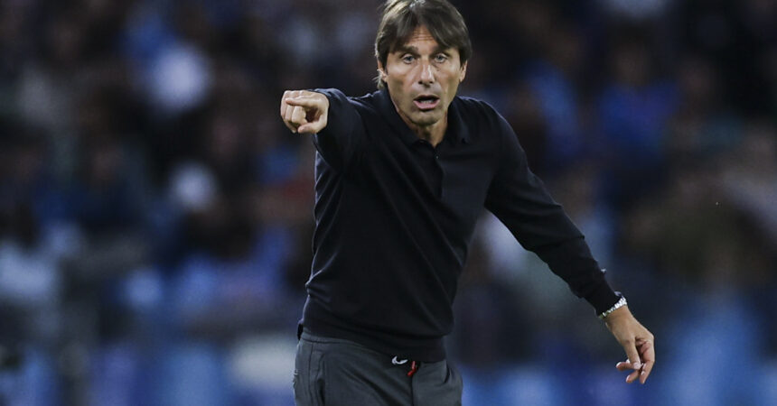 Conte “Nel mio Napoli tutti titolari, migliorare dopo Empoli”