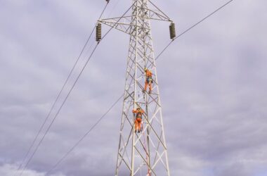 Terna, in Sicilia ammodernata rete elettrica con lavori sotto tensione