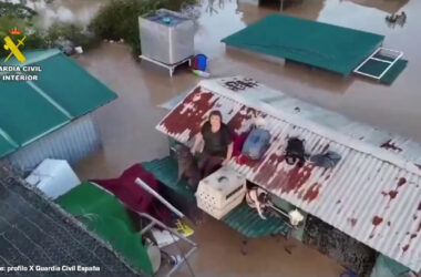 Alluvione Valencia, le immagini dei soccorsi