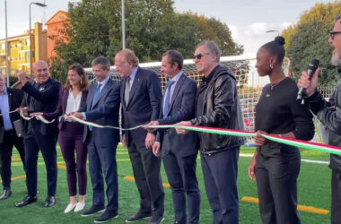 Nuovo campo di calcio per i giovani del quartiere milanese di Baggio