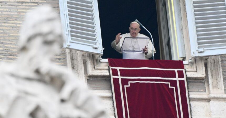 Papa “La guerra è sempre una sconfitta ed è ignobile”