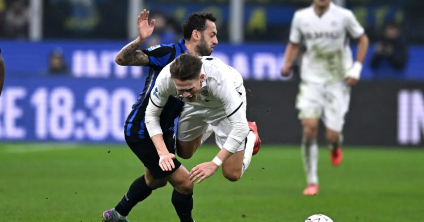 Inter-Napoli 1-1, Calhanoglu risponde a McTominay