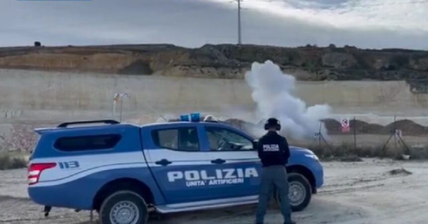 Nascondeva bombe carta in garage, 40enne arrestato a Catania