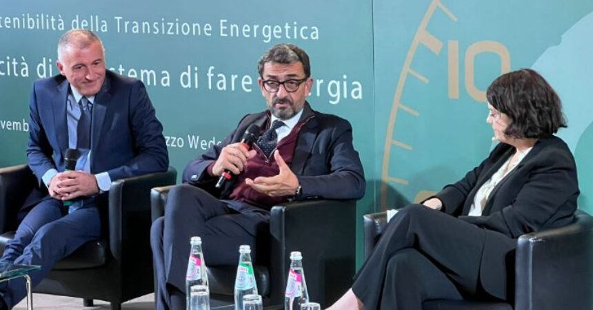 Transizione energetica, investimenti per 230 mld al 2030 in Italia