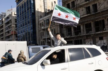 I miliziani entrano a Damasco, rovesciato il regime di Assad