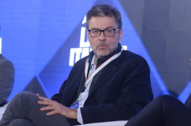 Giorgetti “Crescita asfittica, declino demografico è gravissimo”