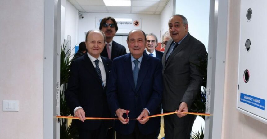 Schifani inaugura sala operatoria ibrida al Maria Eleonora Hospital