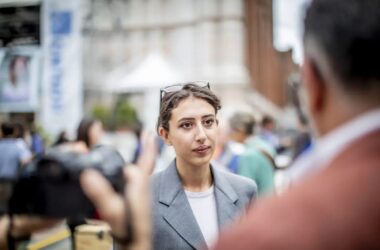 La giornalista Cecilia Sala arrestata a Teheran. Tajani “Lavoriamo per riportarla in Italia”