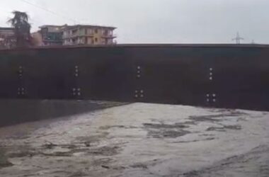 Bomba d’acqua su Firenze, città allagata